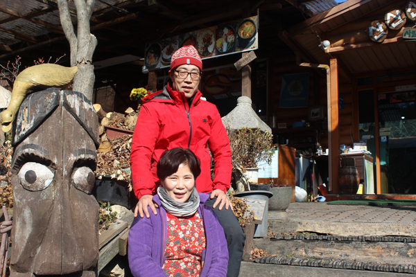 [기동마을의 새해] 식당 ‘산산산’ 이왕영-천옥랑 부부
